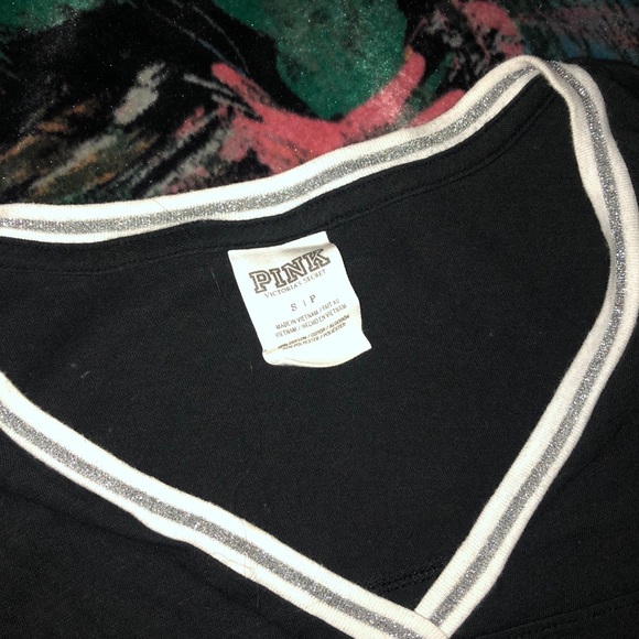 PINK V-neck tee Small - Picture 2 of 5